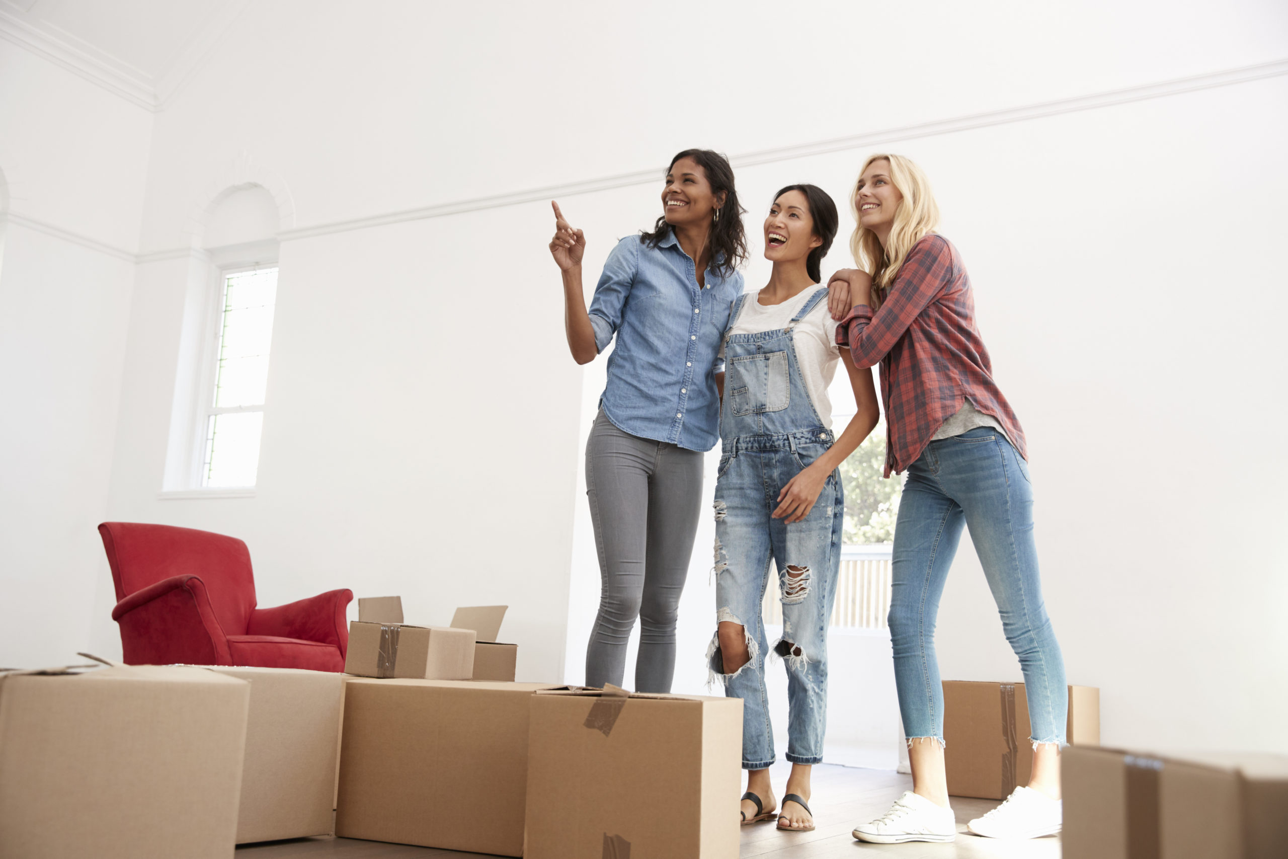 Pros and Cons of Moving in With Friends