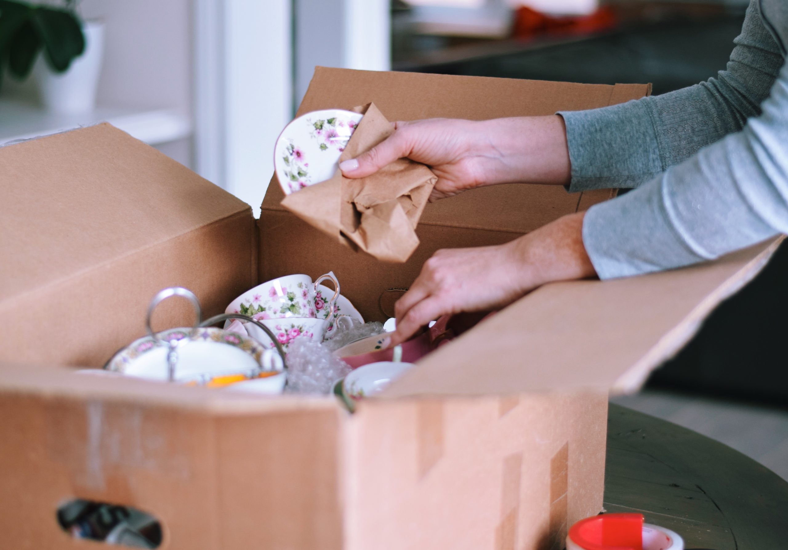 How to Pack Dishes for Moving: Dish Packing Guide