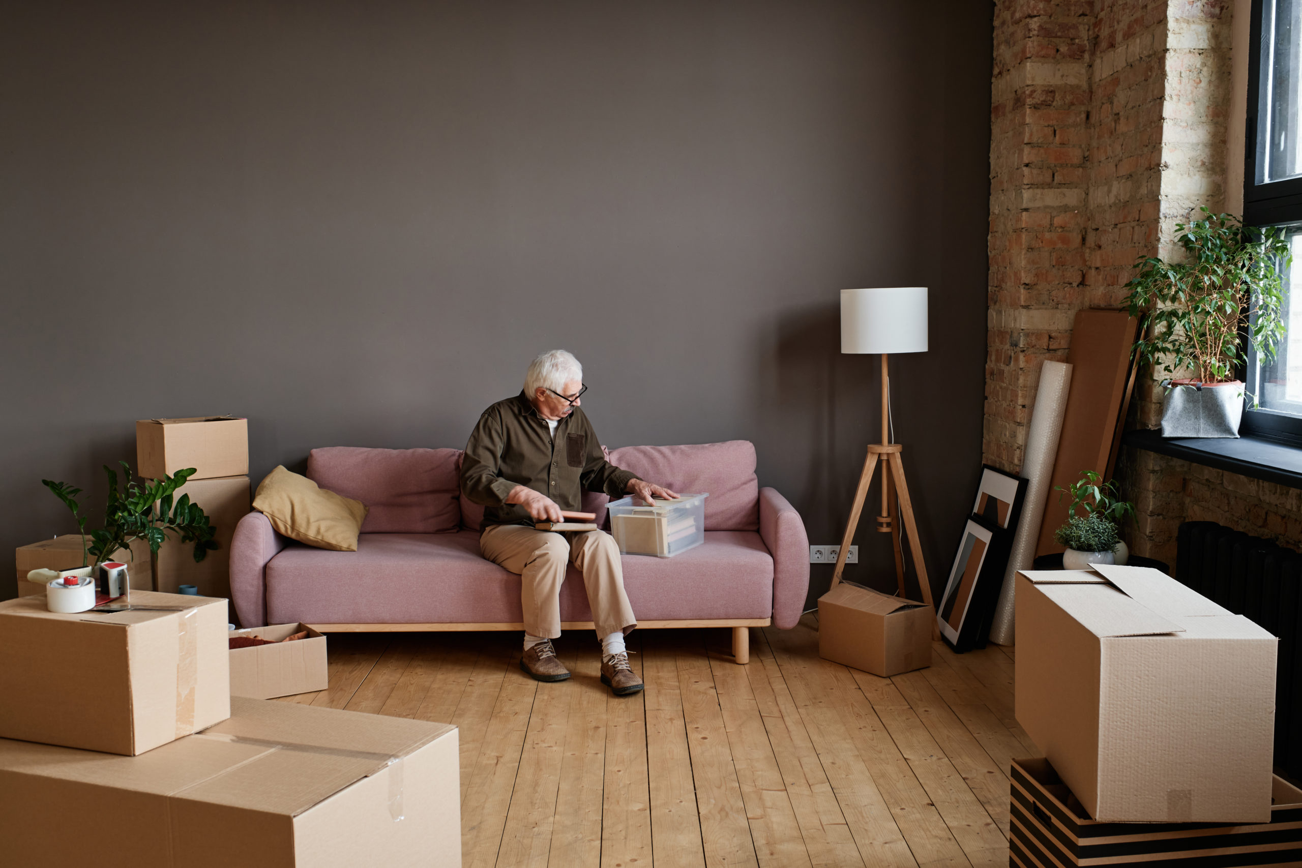 10 Essential Things to Do After Moving